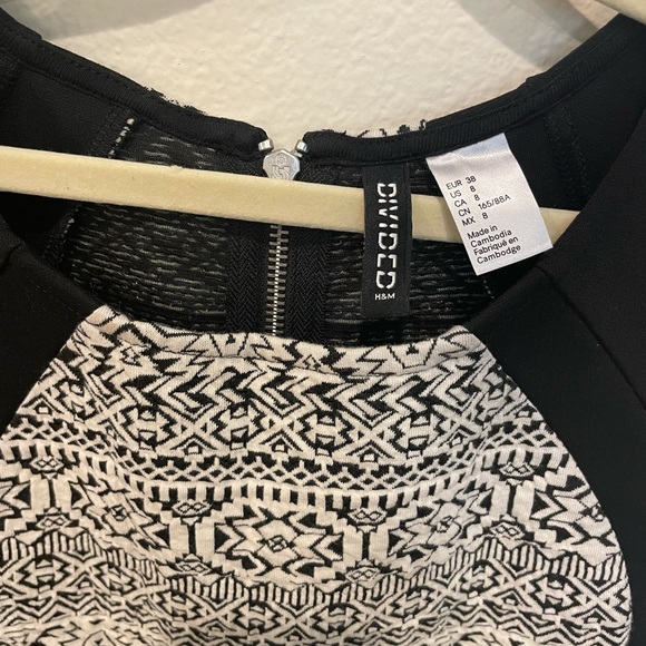 New H&M bodycon dress with black and white jacquard pattern. Sizee 8 - Picture 4 of 6